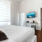 Pley Boutique Πανσιόν