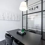 Pley Boutique Πανσιόν