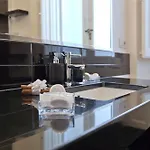 Pley Boutique Πανσιόν